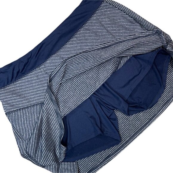Lola Womens Striped Skort M/L Navy Stripe Athleisure Sporty Tenniscore Preppy 90 - Picture 2 of 4